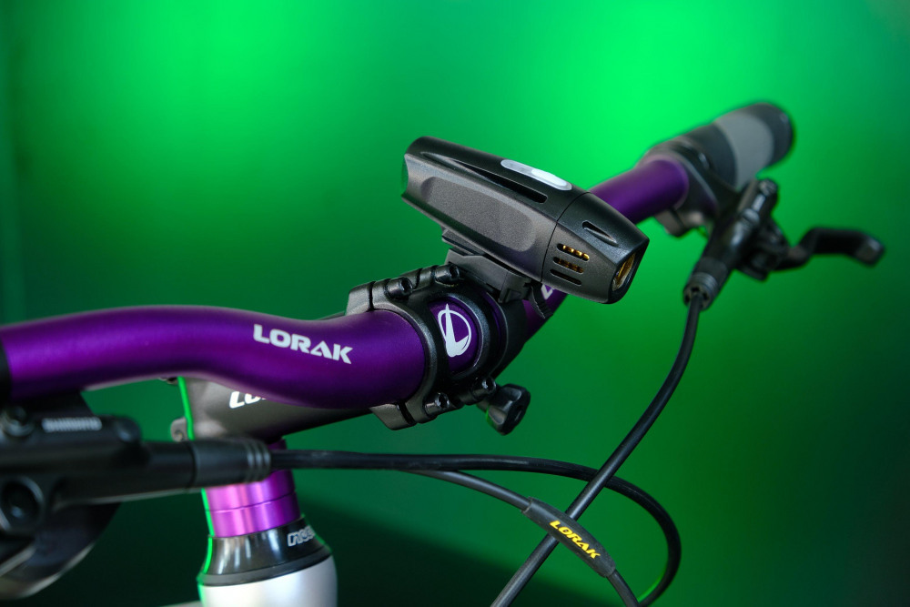 Фара передняя с USB зарядкой X-241, код 41657